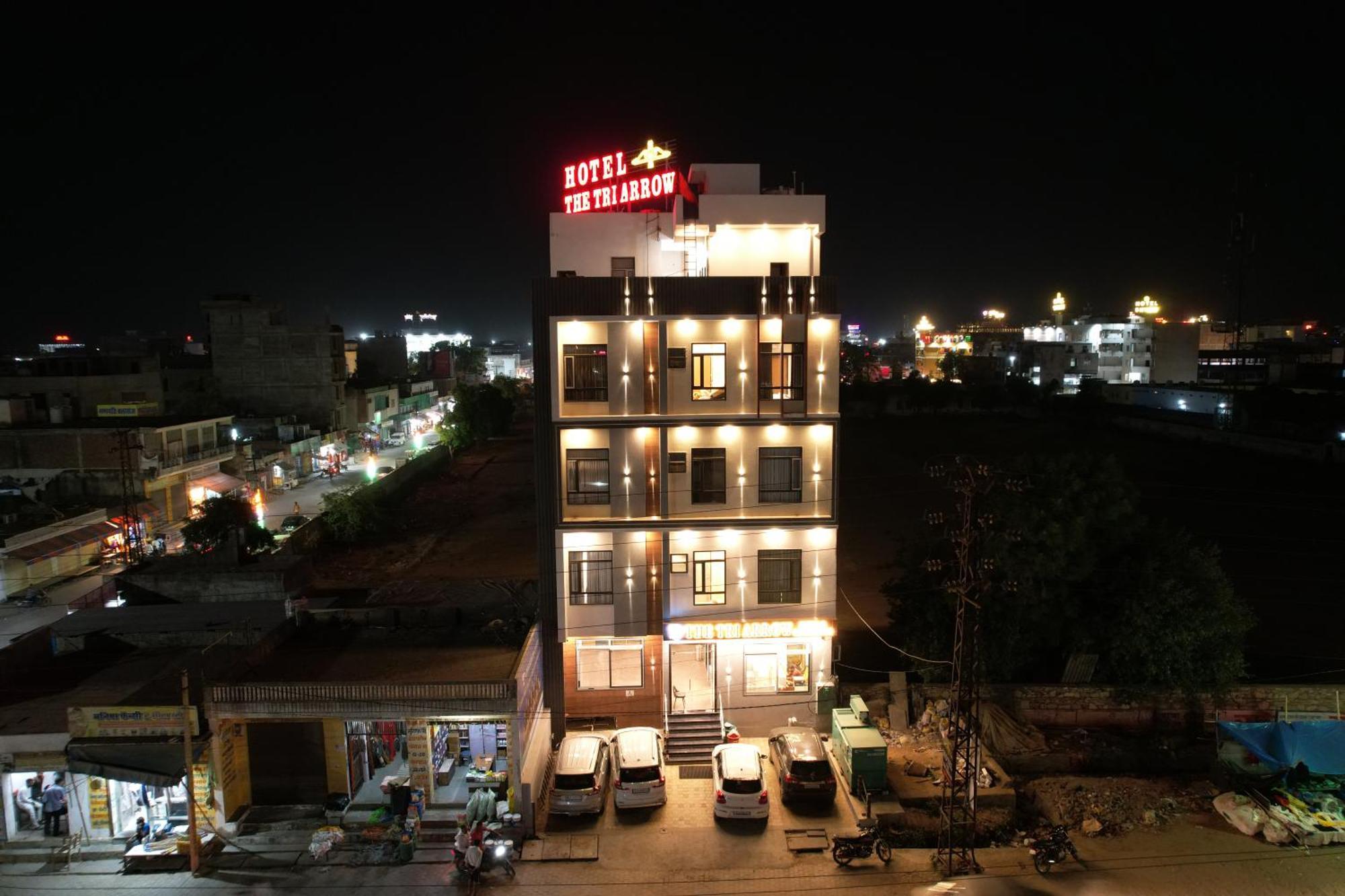 The Tri Arrow Hotel Khātu Buitenkant foto